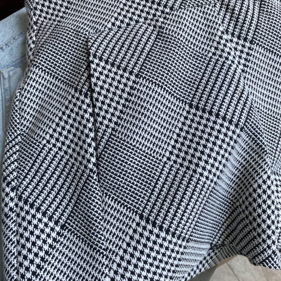 Short - Picture 4 of 4